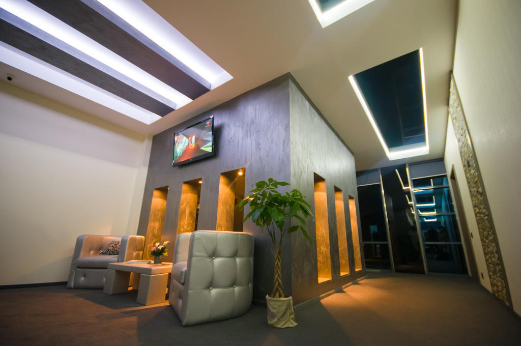 Hotel Aqua Târgu Jiu Εξωτερικό φωτογραφία